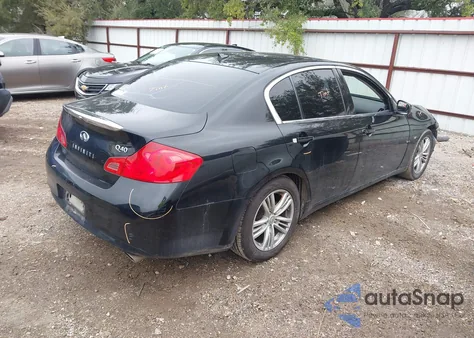 2015 Infiniti Q40 z USA, uszkodzony, nr VIN JN1CV6AP2FM580207